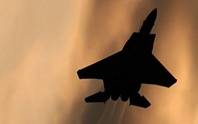 Από την Συρία θα «ξεκινήσει το κακό» – Ισραηλινά F-16I SUFA και F-15 Ma’aan χτύπησαν  βάση στην Δαμασκό – «Τύμπανα» πολέμου